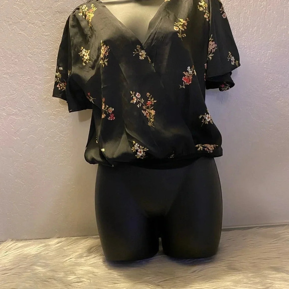 Haute Monde Black & Floral Satin One Piece Blouse - Picture 3 of 11